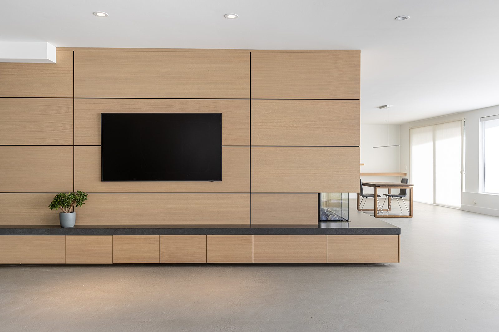 Built-in entertainment unit custom