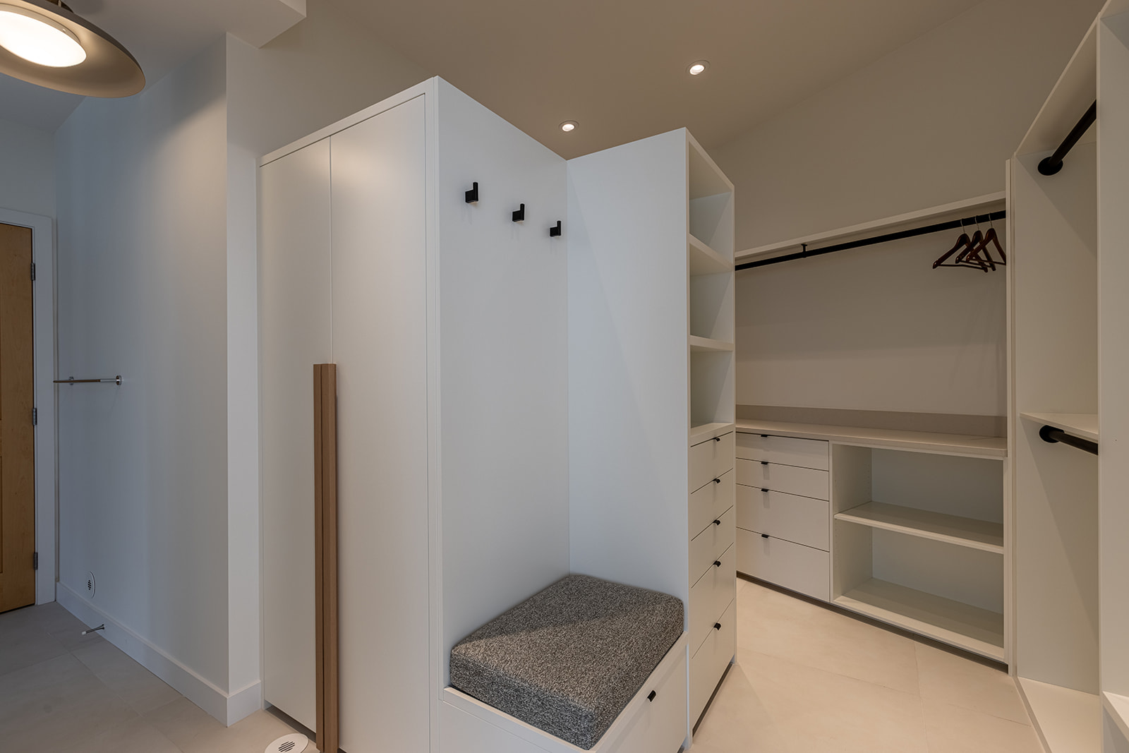 Custom closet systems Cochrane